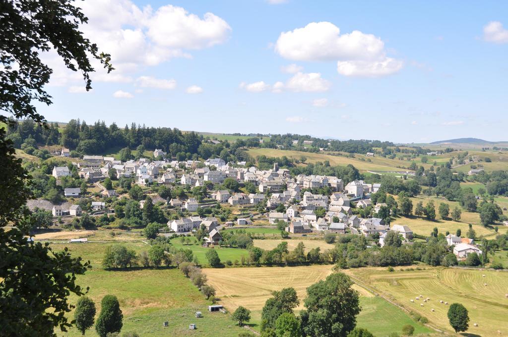 Domaine De L'Ours / Camping Lodge Saint-Urcize Exterior foto